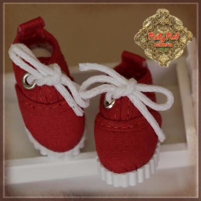 Baskets rouges à lacets pour Yu Ping